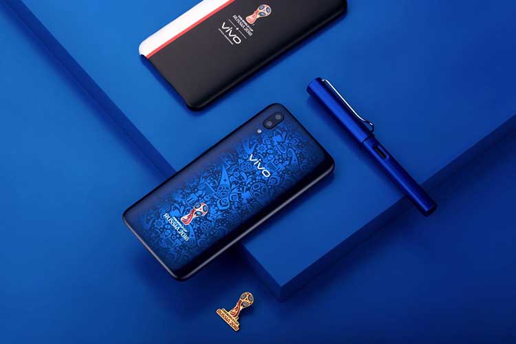 ���գ�Ϊʵ�ֺ�ǽ��䱳�����ƺʹ����񱭻ձ�һ��ӡˢ���Σ�vivo ѡ�����ѶȺͳɱ��߳������ƽ��ӡˢ���������˫��PET��Ĥ���գ����ջ�ø�ǿ�ҵ�һ�廯���С���������ʮ�����ɫ�ͼ���������������ID���ʦ��̹�ԣ�����һ����Խ��ŷ��½��Ѱ�������򣬾�������̽��ĥ�Ϻ�ŵ��Գ��Ľ��������