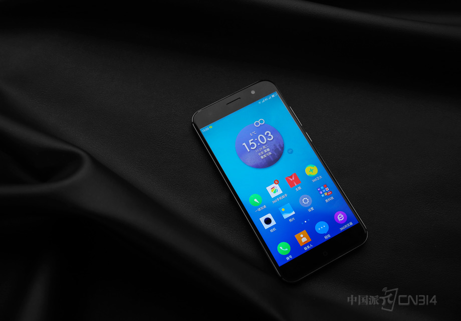 360�ֻ�N4S����������������������ǰ����2.5D���沣��һ���̶��������������ճֵ����ʸУ�������������Ļ����ӯ�������ˮ�Σ�����ʮ�㡣