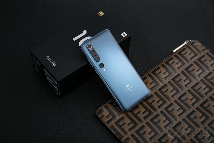 �����������ƶ��ԣ���������С��10 Pro�ʸе�Ҫ���������档�û�������AGĥɰ���գ�ʹ�������������ǳ�ϸ��˳�������һ�����Ч�����û���ָ��������