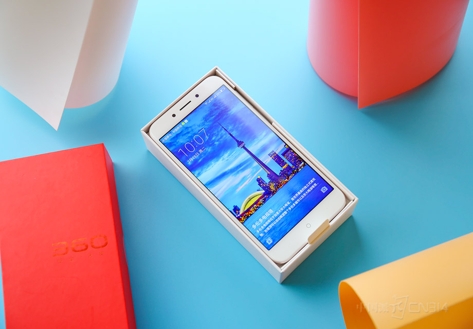 �򿪰�װ���Ǿ��ܿ�����������360�ֻ�N5���������ɱ���������ɾ�����Ʒ����Ļ�Ϸ����·��������˶Գ�ʽ��ƣ����Ŷ��ںܶ�ǿ��֢�û���˵������ܶࡣ