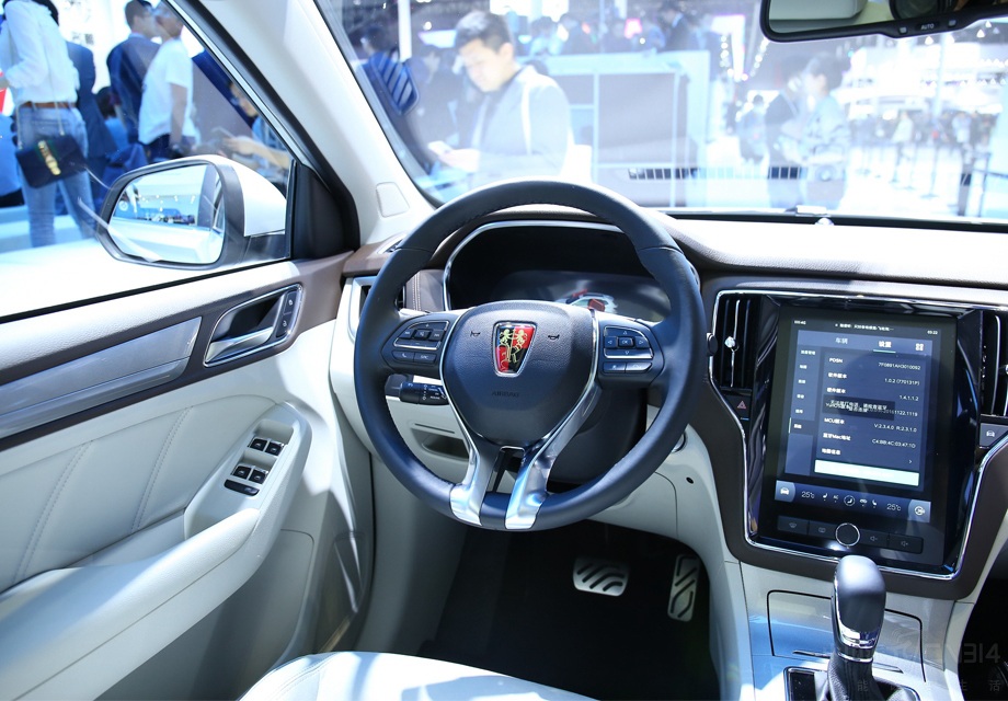 �п�̨�·�����ťʽ�����ŵ������ƶ���������ǿ���������⼰���ּ�ʻģʽѡ��