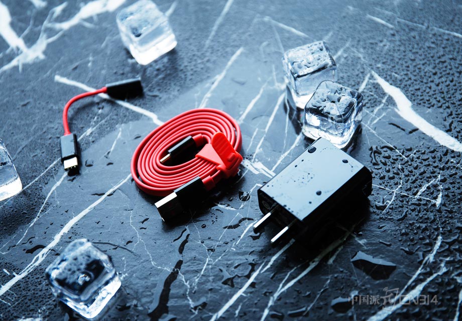 ���������ԭ������Ʒ��Ӧ�о��С�ֵ��һ����ǣ�����Ŭ����ΪZ17�䱸�˶��Ҷ��Ƶ�nubia UI 5.0��ӵ�л���AI�˹����ܵ�NeoSmart���棬������ֻ�ӵ����ǿ�������ѧϰ�����ҽ�����������ʹ���������ӵ��������㣬��ֱ��һ���˹������ֻ��������Ŭ���Ǵ�����ȫ�²�ƷZ17,������ۻ������ڣ���������Ŭ���Ƕ��û����������⡣