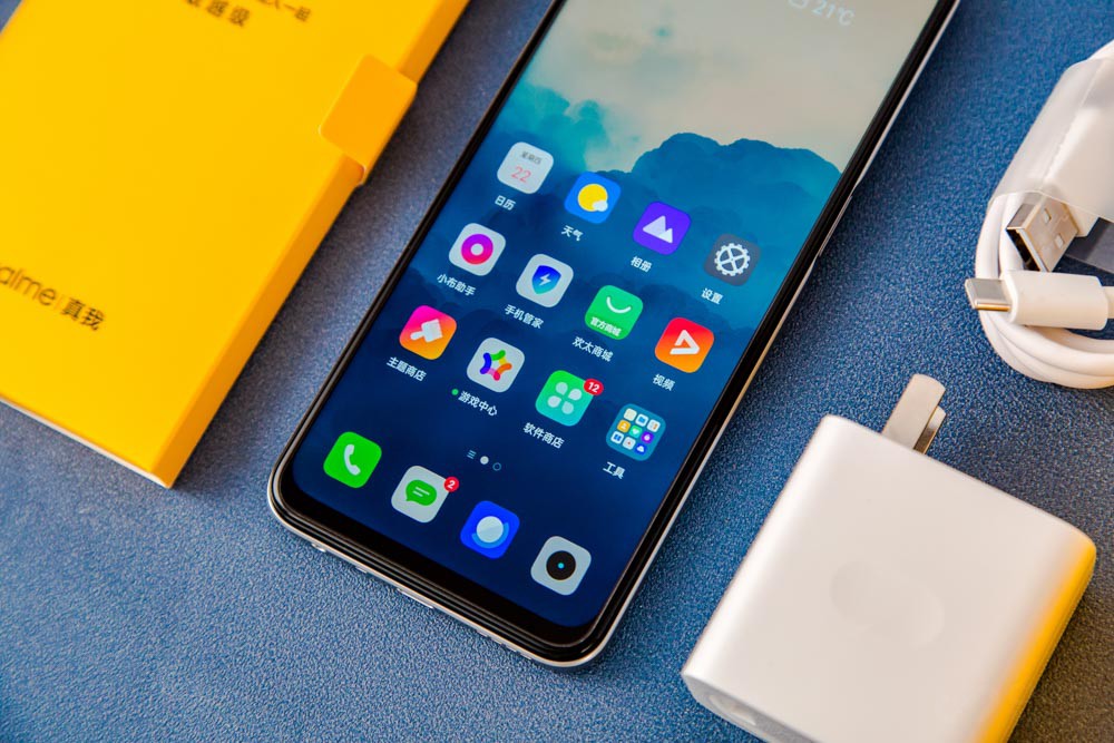 张扬不羁更加年轻 realme Q3迷幻银图赏 realme Q3,真我Q3,realme荧光