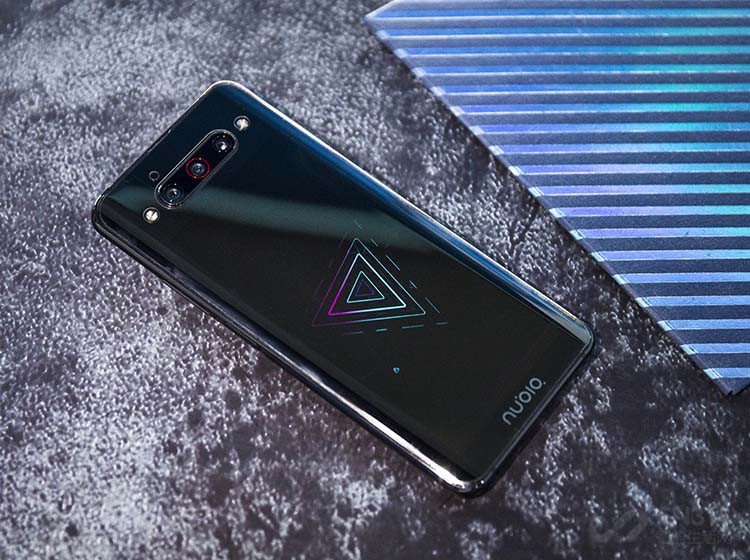 �������ǣ�Ŭ����Z20�ĺ���������ϸ���������ʵ��ʷ����ǿ֮һ�����ģ�ͨ������ȡ��Ч�����ӡ���������Լ����Ҳ��ýǶȣ�����������Ŭ����Z20��˫�����ģ���������Ѱ����ú��ֻ�����ָ�������ߵ�ָ��λ��Ϊ�����ռ��ɡ�