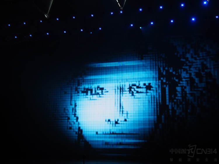 ��һ���𺳵Ŀ�����Ƶ�󣬷�������ʽ��ʼ��