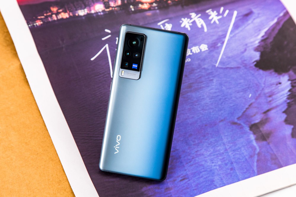 ģ̲á˫ɫƽơƣһѾ߱ϸ߱ʶȵĶͷģƿЧٳ΢̨͹ĺظС˾ͷĥˡVario-Tessarˮ׼T*Ĥ׼ALD׾ĤգֻӰѣ⡢Ӱ⡣