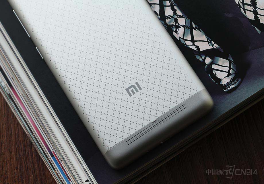 �������ڽ�����ǵ��·������Ϸ���һ��СС��͹�𣬸������������������µ����������