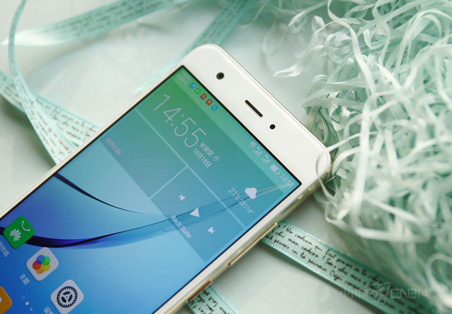 ��ܶ��콢�ֻ�һ������Ϊnova�����������2.5D���沣����ͬʱ�������Ϸ�������һ��800������ͷ��