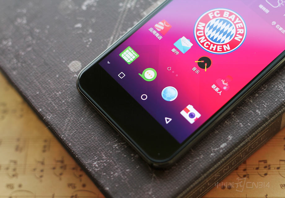 ˫��2.5D���沣�����������ĥ�ı߿�������ѵ��ָУ�һ�廯�޿����Ҳ�ǱȽϺ����ģ������·���һ�廯�ر𴿾���