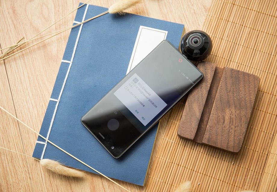 nubia��Ϊ��ר���Ƴ���һ��VR APP����������nubia�ֻ����ӽ硢ͼ����ʵʱԤ������ݷ�����