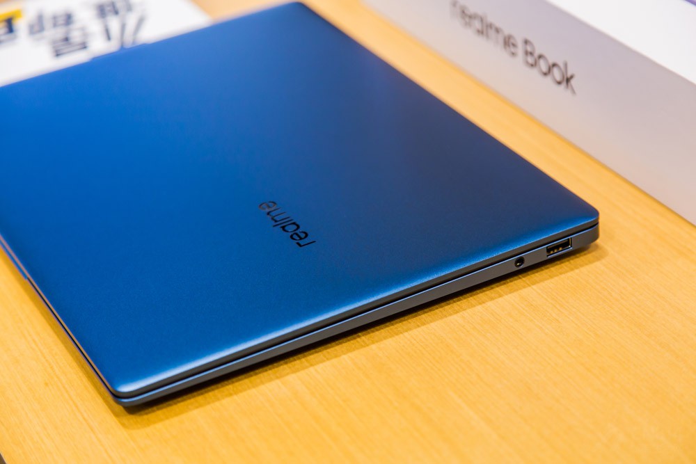 ڴ淽棬realme BookӢضXeԿGPUƵʸߴ1.3GHzȾͼʱӵиߵʣиȡжȵϷвĻʣPhotoShopҲܴЧʡ