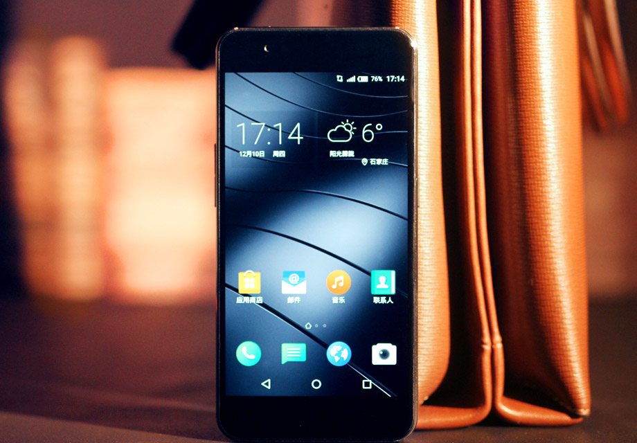 �������������2.5D�������ǣ���Ļ�ߴ���5.5Ӣ�硣