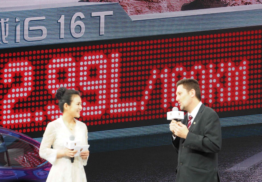 ����Ļ�����������ս��VCR�������������񽱸��ԡ�