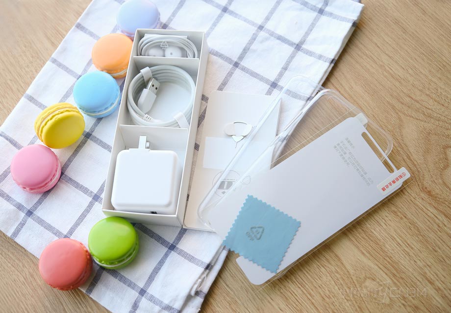 ����vivo�����Ĺ������ֻ�����һ�����ֻ���������а���������������ߡ�������������һ�λ�����������ֻ��Ǻ�һö��Ĥ��