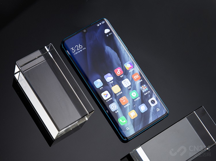 ��С���ֻ���Ʒ�ṹ�ĵ���֮��С��CC�����֡�MIX��ΪС�׵�����ϵ�С�11��5�գ�С��CC9 Pro�ڱ���С�׿Ƽ�԰������������ɱ��ͺų�ռ��������ֻ���һ���ɱ�����DxOMark���°�����121�ֺͻ�ΪMate30 Pro�������������ҹ��շ���˿��û����ˮ���������Ǿ�һ������CC9 Pro����ֵ�ɣ�