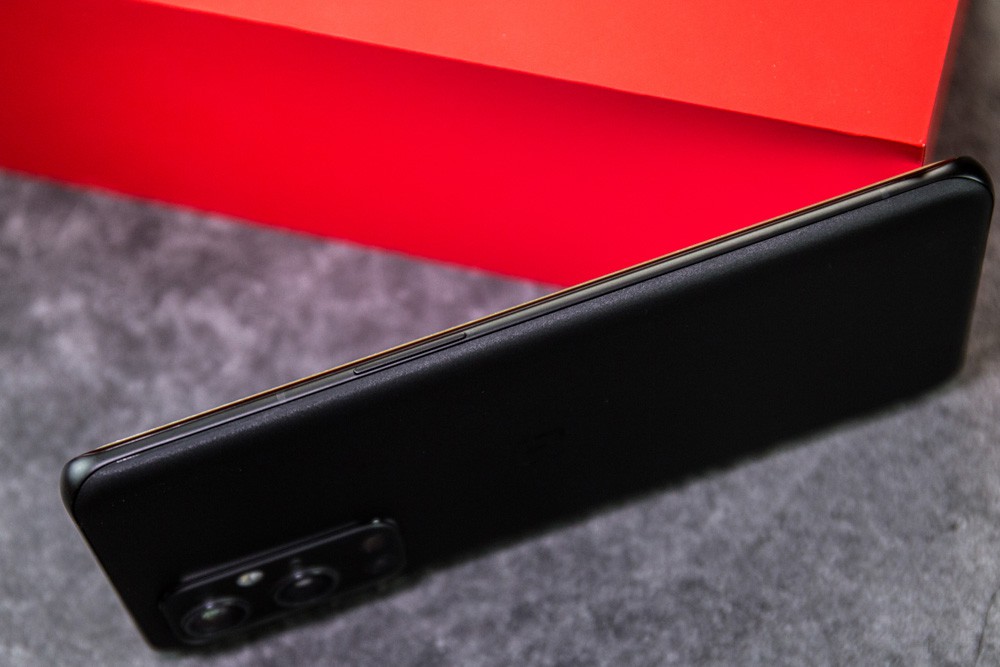  һ9 Pro197ˣȽΪ8.7mm֧IP68ˮȶ200g+콢˵ԳƵӯ