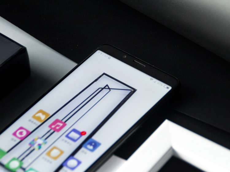 Ŭ����Z18miniӵ��86.25%��ռ�ȣ���Ϸ����Ƶ���棬��ȴ�ͳ��Ļ�������ơ�