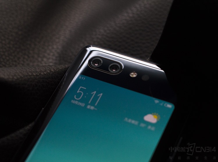 �û����ĵ��������鷽�棬Ŭ����X����ͷӵ��1600��+2400�����ء�����0.1s�Ķ��Խ���˫ɫ����������ơ����и�����Starlightרҵ���Ƶ����ԣ�����Ϊ����Ϊֹ��ǿ���������á�