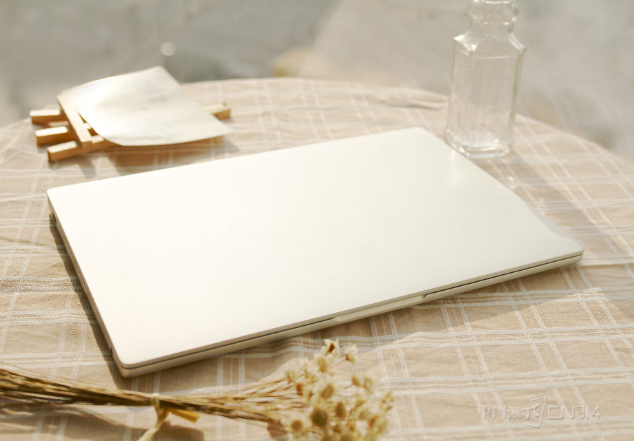 全金属机身亮眼 小米笔记本电脑开箱图赏_中国
