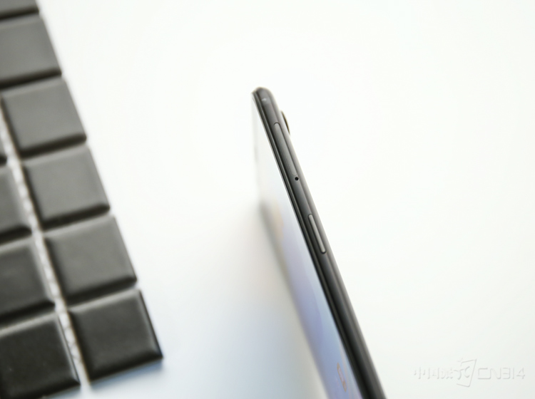 ����Ϸ�Ϊһ����ɫ������ʽ����������������Ϊһ��ʽ������������