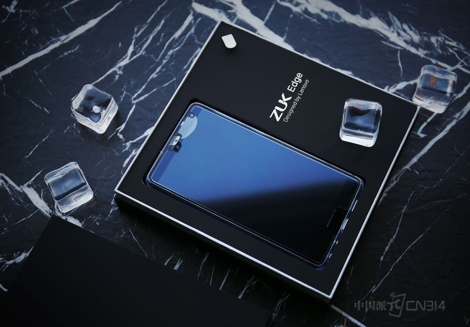 ���η���������ZUK Edge������ZUK��С�����콢����Ʒ���ԵĽ�һ�����������Դ򿪺��Ӻ����ǵĵ�һ�о��ǣ���������ҪС��