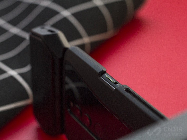 ���Ի����ֱ���ƣ�����ֱ�Ӻ͸������ֻ�������ʹ�ã����ֻ����ճָи����ʣ��һ����𵽱����ֻ������á�