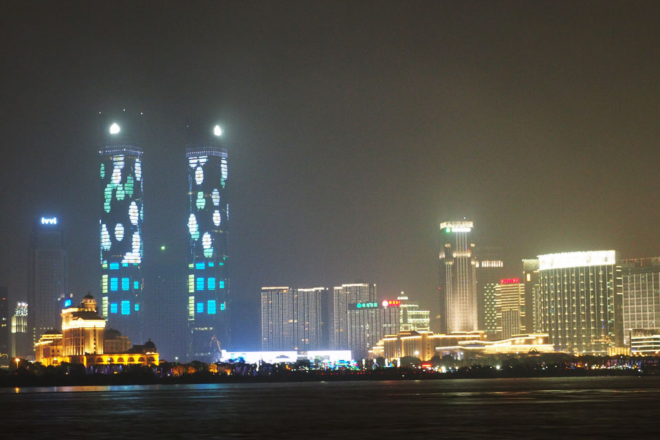 �������ϡ���¥���£�10��22�������ϲ�һ�����������ƹ���ɹ��걨������ཨ������̶��������㼪��˹��¼����һ���ٵĻ���Ƕ��ϲ���һ�����������������̵Ŀ϶���Ҳ��־���ϲ�����ҵ������������������ߴ��ϡ��ˡ�