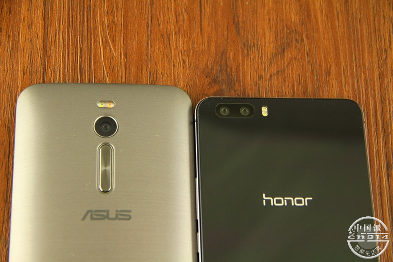 �������У� ��˶ZenFone2�Ա���ҫ6Plus ����ͷ.JPG