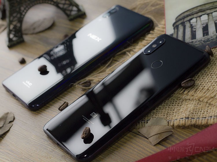 С��8С��ͬѧ�Ա�vivo NEX Jovi��������