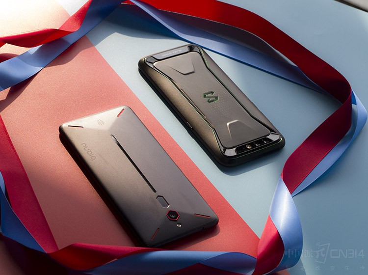 红魔与黑鲨,热门手机游戏体验对比评测