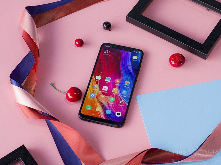 努比亚Z18与小米8对决 两款旗舰谁更出色