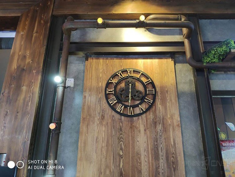 努比亚Z18与小米8对决 两款旗舰谁更出色