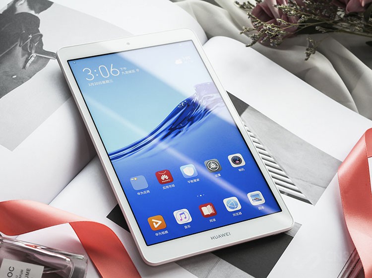 ��Ϊƽ��M5�ഺ�����⣺8Ӣ�����������