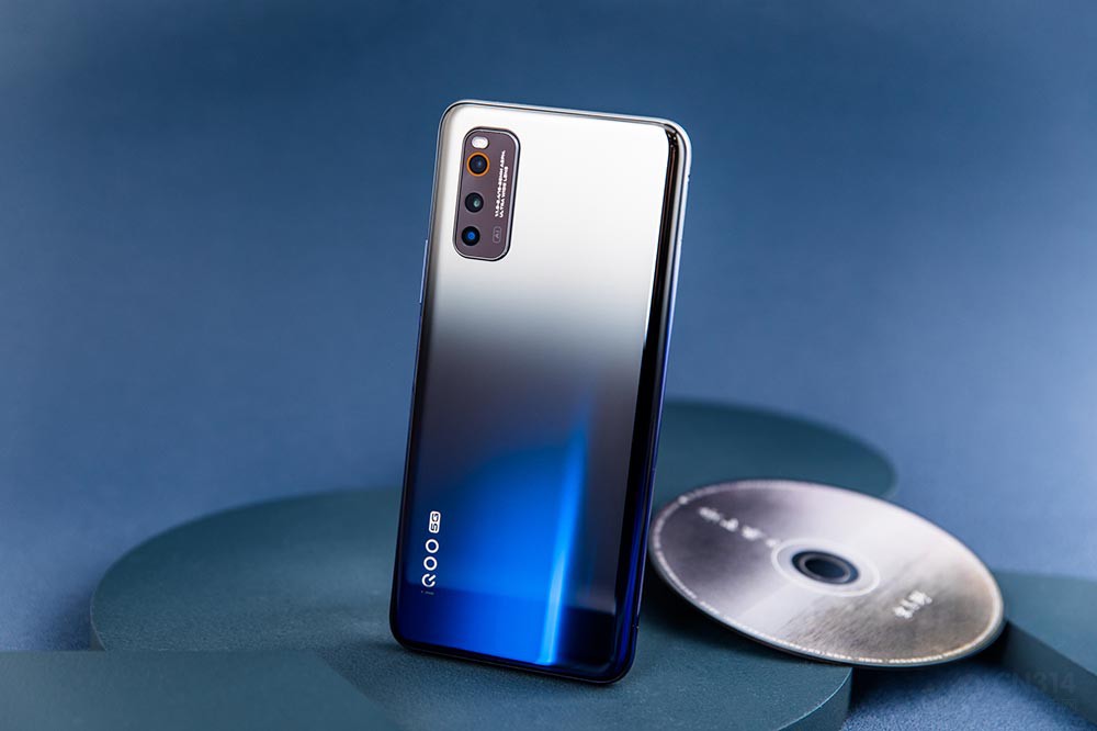 ��ʹ������ӷ� iQOO Neo3ϵͳ�������