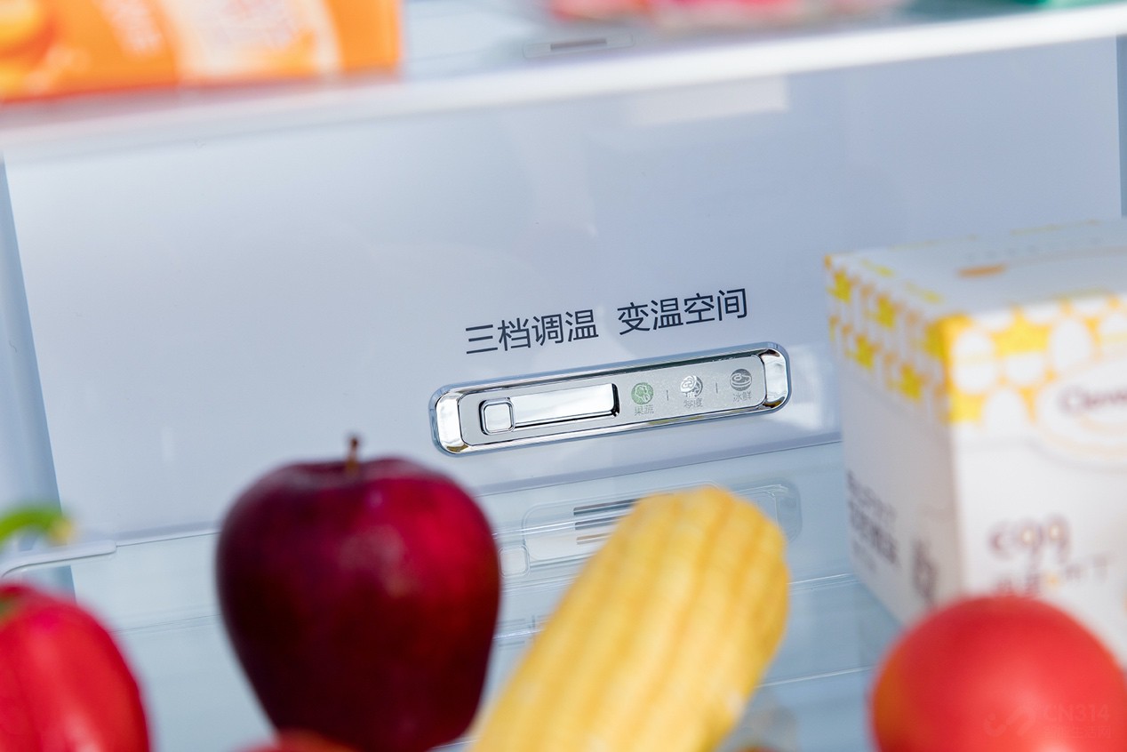 美的323L冰箱评测 节能养鲜去异味最在行 美的323L冰箱评测 节能养鲜去异味最在行