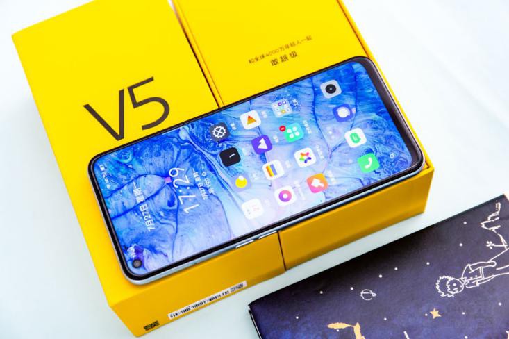 realme V5׷ ǰ+