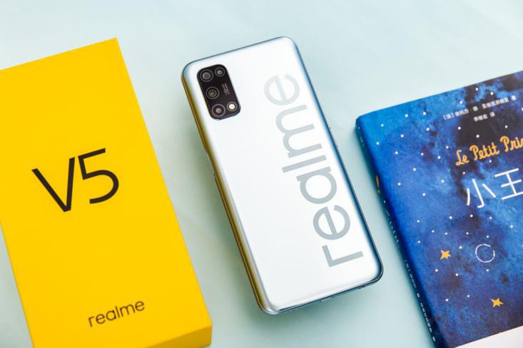 realme V5׷ ǰ+