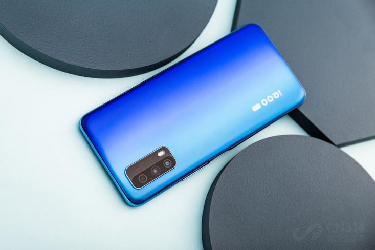 iQOO Z1xϷר 2000Ԫ޵