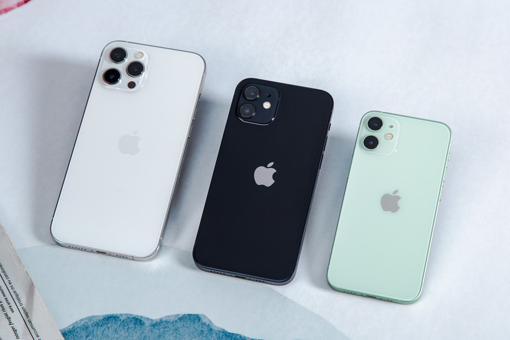 iPhone 12ϵ mini