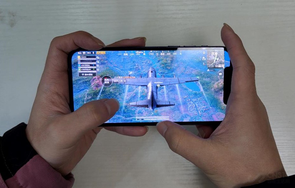 iPhone 12ϵ mini