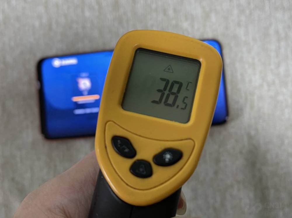 50W闪充 国潮“锦鲤”realme 真我V15评测 50W闪充 国潮“锦鲤”realme 真我V15评测