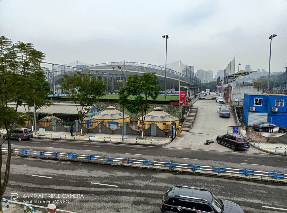 50W闪充 国潮“锦鲤”realme 真我V15评测 50W闪充 国潮“锦鲤”realme 真我V15评测