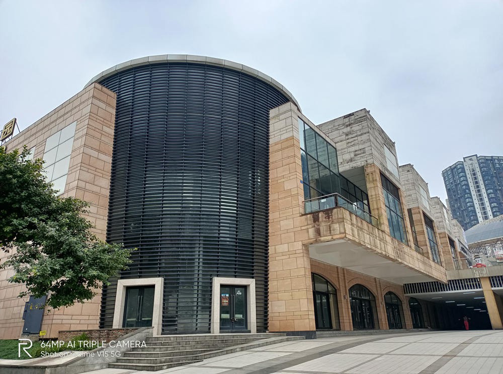 50W闪充 国潮“锦鲤”realme 真我V15评测 50W闪充 国潮“锦鲤”realme 真我V15评测