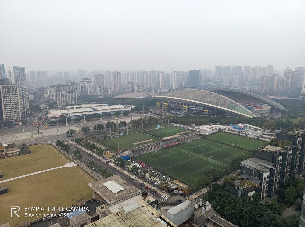 50W闪充 国潮“锦鲤”realme 真我V15评测 50W闪充 国潮“锦鲤”realme 真我V15评测