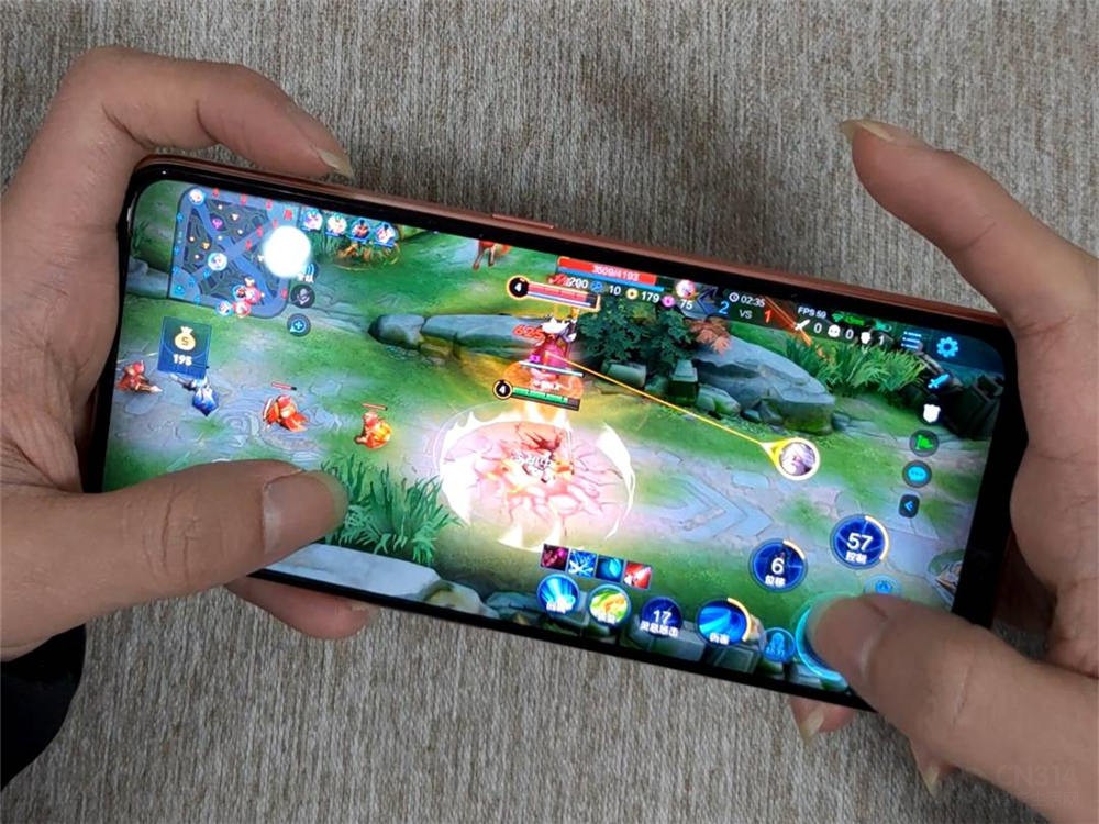 50W闪充 国潮“锦鲤”realme 真我V15评测 50W闪充 国潮“锦鲤”realme 真我V15评测