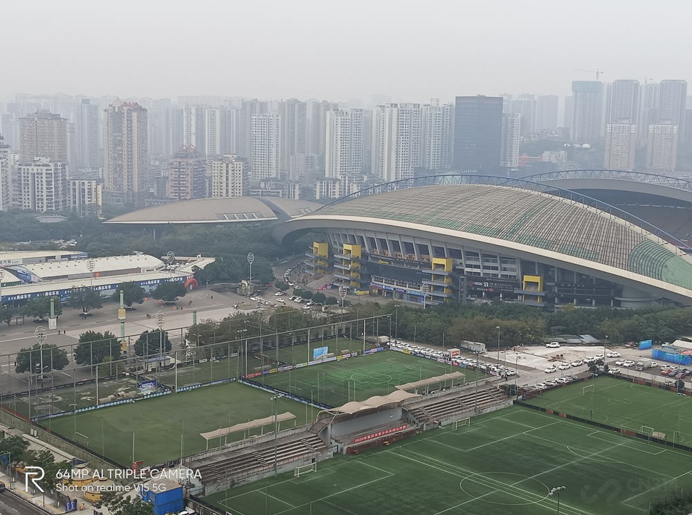 50W闪充 国潮“锦鲤”realme 真我V15评测 50W闪充 国潮“锦鲤”realme 真我V15评测