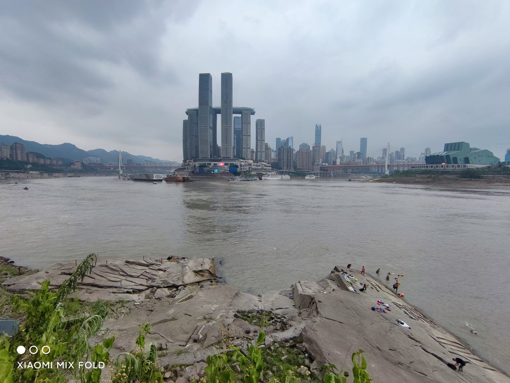 重庆两江又涨水了 江边有什么稀奇的吗？