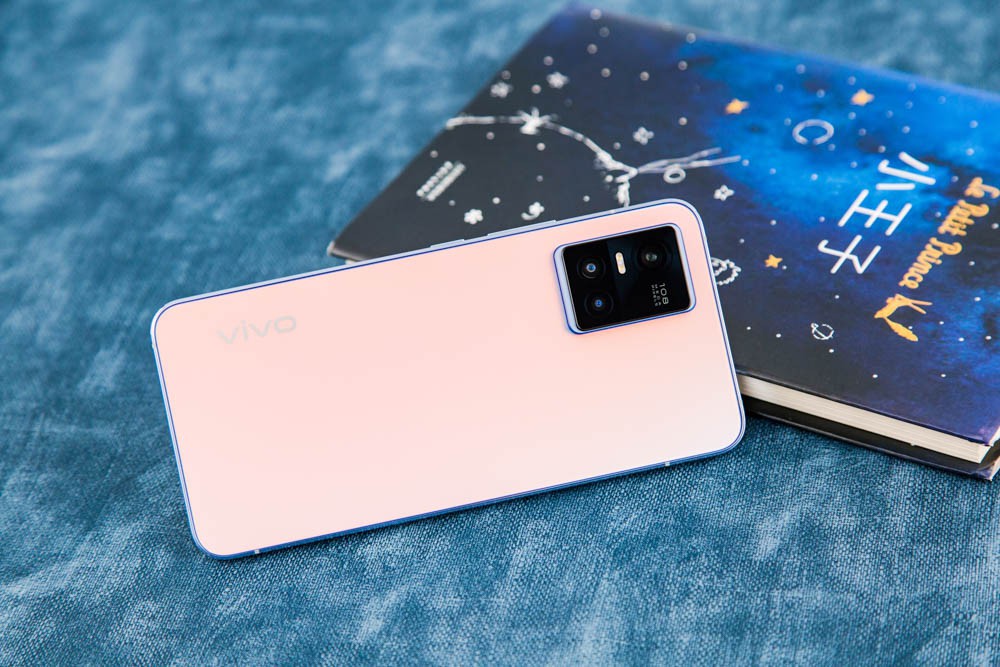 vivo S10 Pro áʱ䡱ܵɫѧ