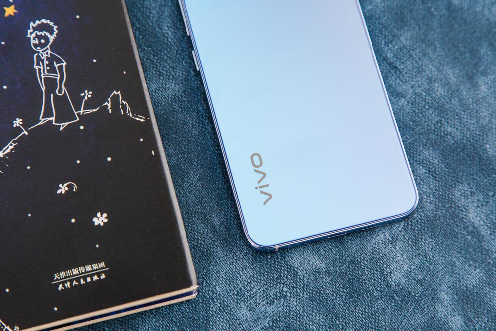 vivo S10 Pro áʱ䡱ܵɫѧ