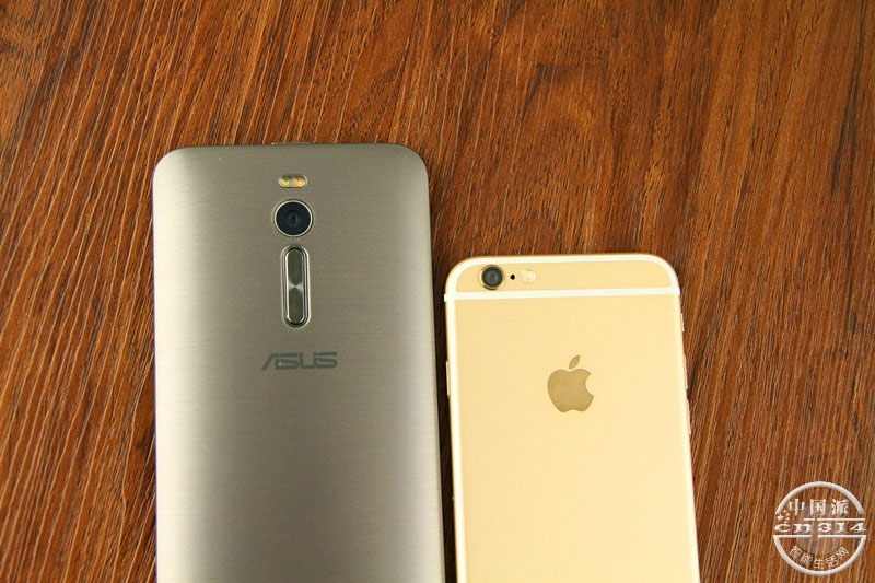 �λð�ĶԾ�-��˶ZenFone2�Ա�iPhone6_����ͷ.jpg